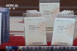 4次关键传球，官方：哈维-西蒙斯当选莱比锡vs年轻人全场最佳